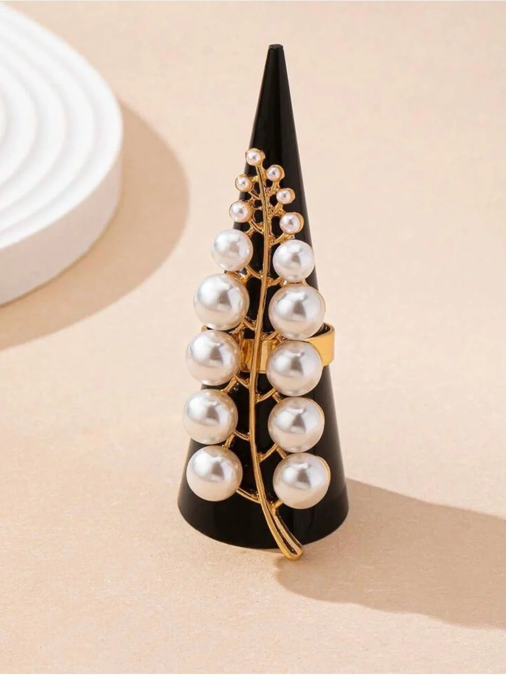 Gold Leaf Ring with White Pearls